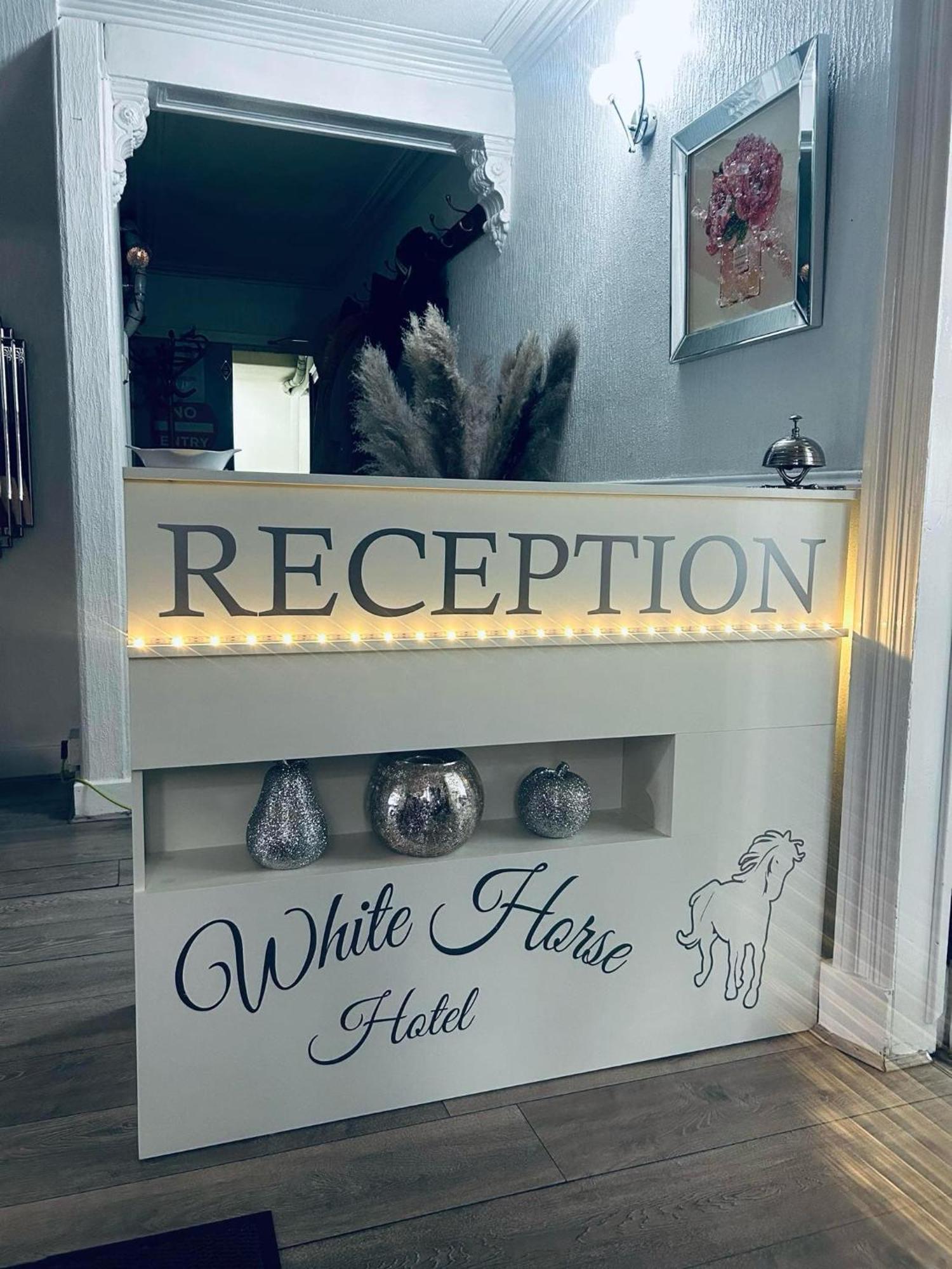 Strichen White Horse Hotel מראה חיצוני תמונה